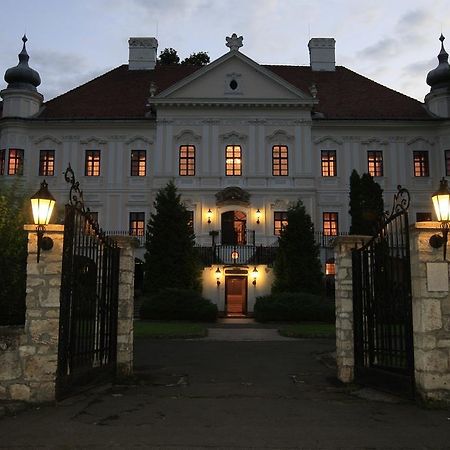 Teleki-Degenfeld Kastelyszallo Szirák Buitenkant foto