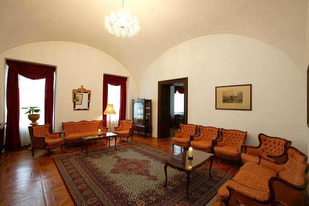 Teleki-Degenfeld Kastelyszallo Szirák Buitenkant foto