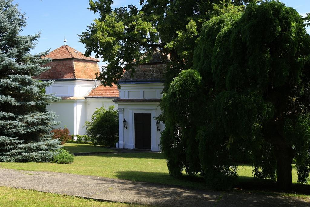 Teleki-Degenfeld Kastelyszallo Szirák Buitenkant foto